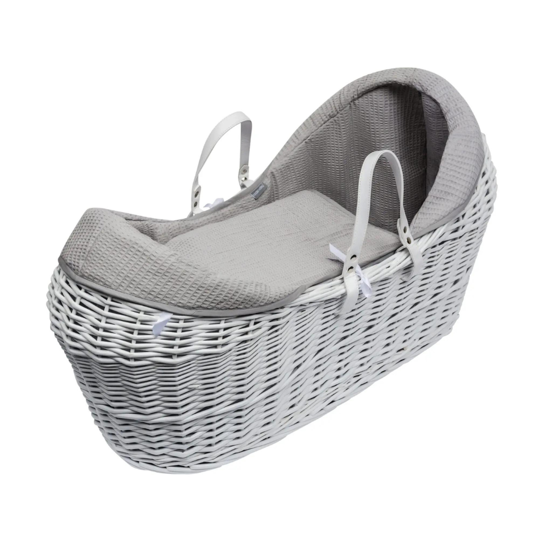 Wicker pod moses basket